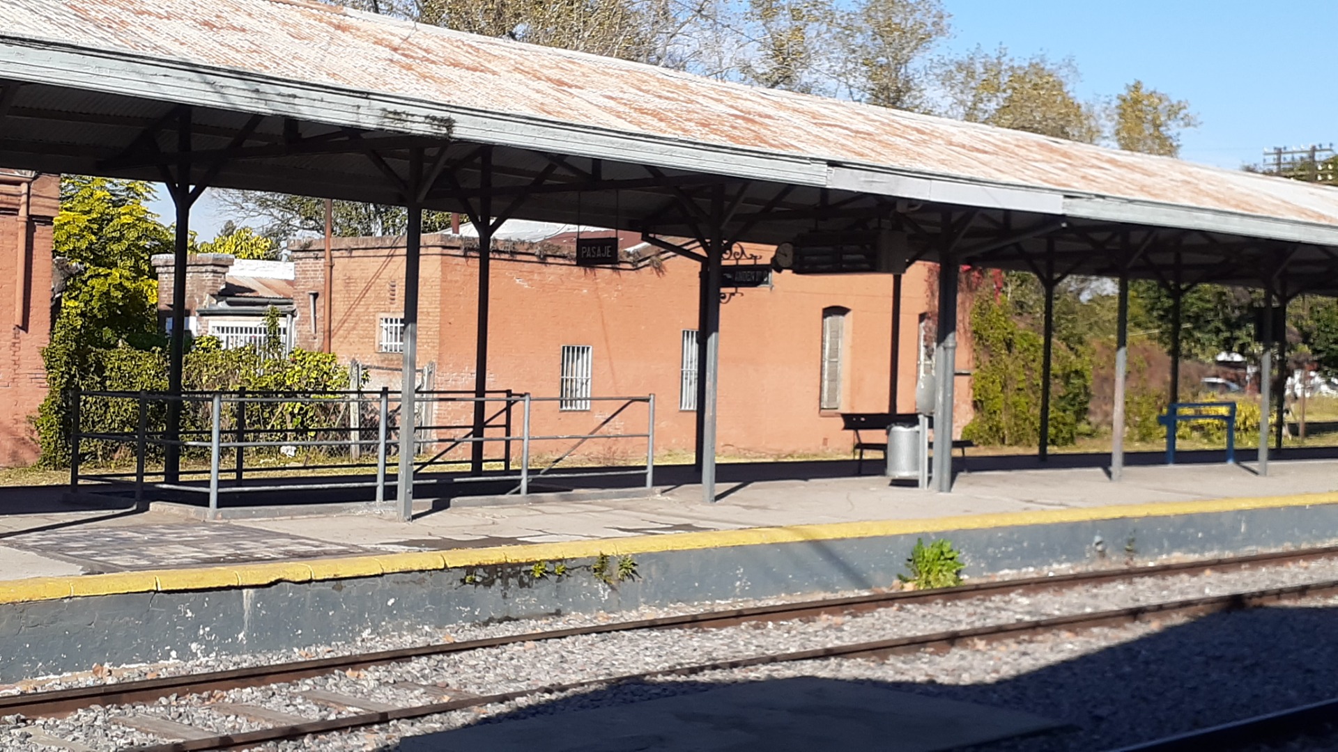 Vista de la casa de la Estación, frente al Andén 1 - Foto de la autora (2021)